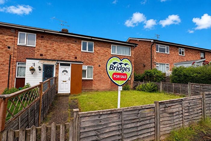 2 Bedroom Flat For Sale In Legge Crescent, Aldershot, Hampshire, GU11
