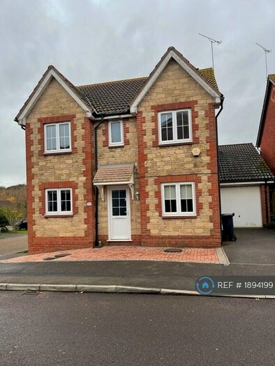 4 Bedroom Detached House To Rent In Juniper Way, Bristol, BS32