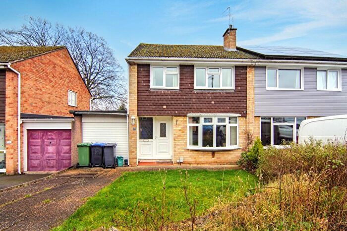 3 Bedroom Semi-Detached House For Sale In Park Close, Kenilworth, CV8