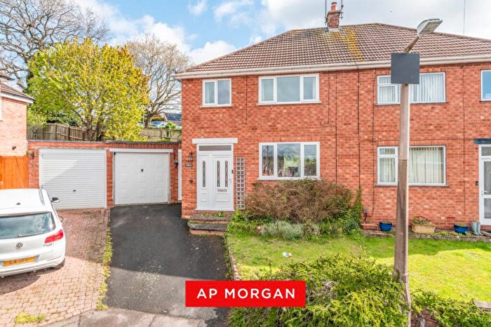 3 Bedroom Semi Detached House For Sale In Wychwood Drive, Hunt End, Redditch, B97
