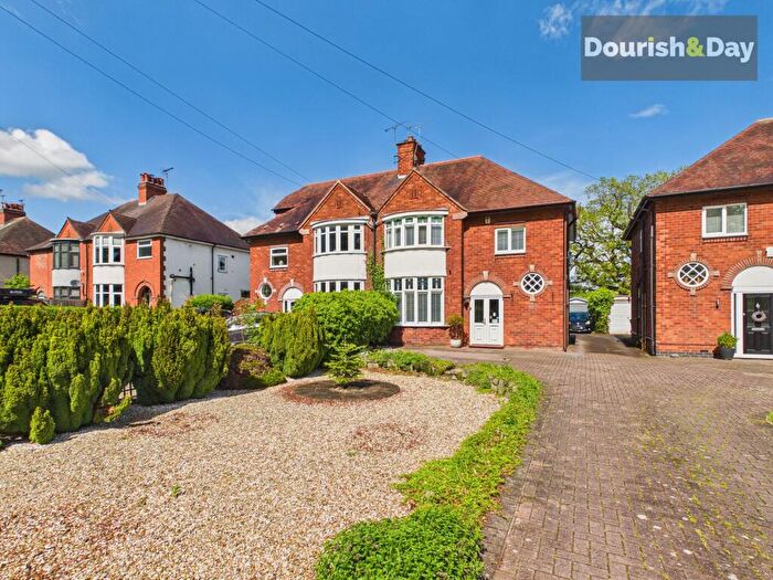 3 Bedroom Semi-Detached House For Sale In Eccleshall Road, Stafford, ST16