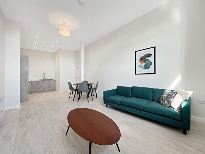 2 Bedroom Flat To Rent In Block E, Victoria Riverside, Leeds, LS10