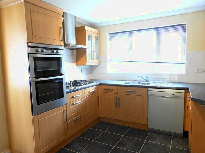 4 Bedroom House To Rent In Mosely Court, Norwich, NR5