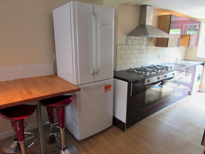 1 Bedroom Semi-Detached House To Rent In Bed Student Home - Somner Close, CT2