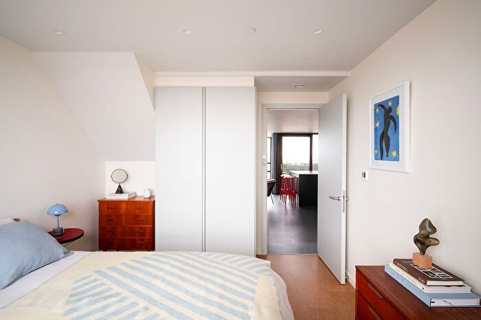 1 Bedroom Flat To Rent In Balfron Tower, St Leonards Road, London, E14