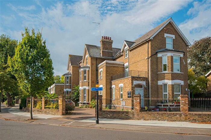 1 Bedroom Flat To Rent In Kew Gardens Road, Kew, TW9