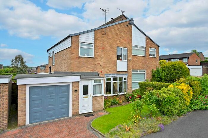 3 Bedroom Semi Detached House For Sale In Walnut Place, Chapeltown, Sheffield, S35