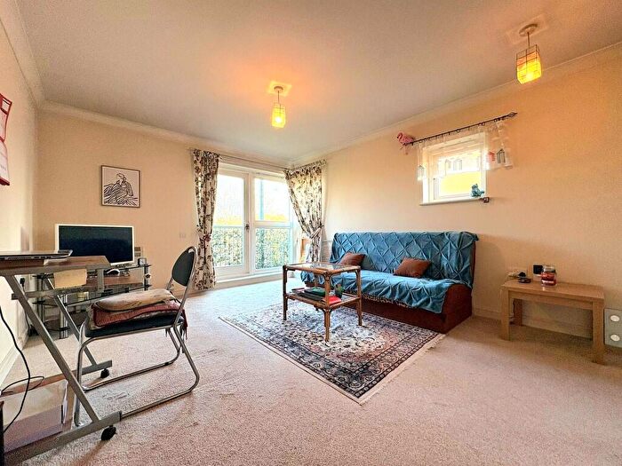 1 Bedroom Apartment For Sale In Railway Approach, Harrow, HA1