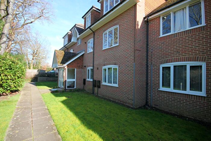 Studio To Rent In Merrywood, Leatherhead, KT22