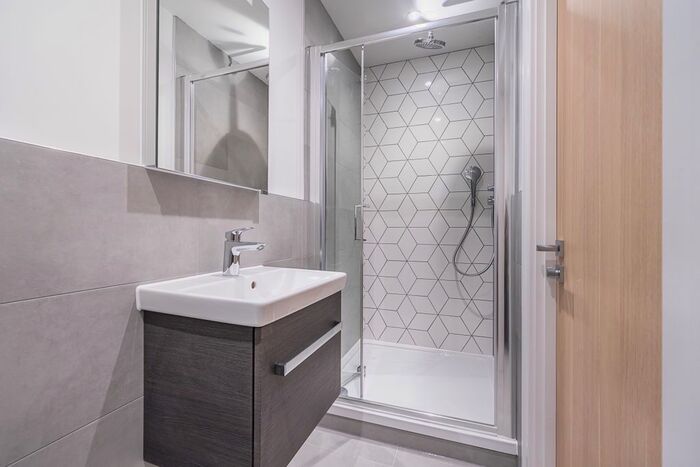 Studio To Rent In Market Street, Addlestone, KT15