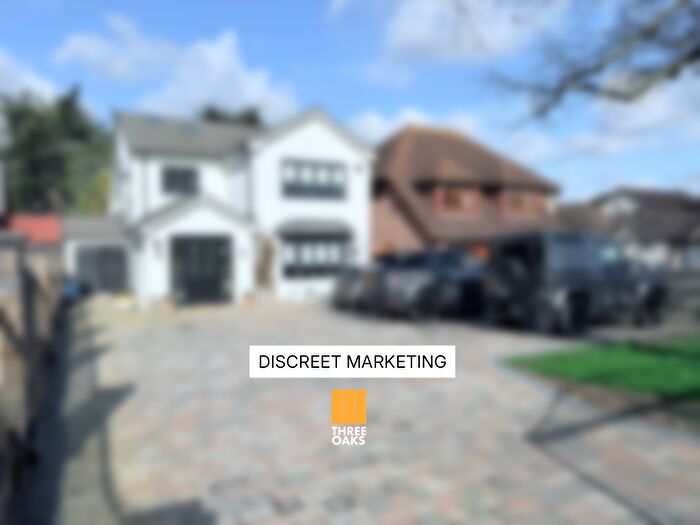 5 Bedroom Detached House For Sale In Nags Head Lane, Upminster, London, CM14