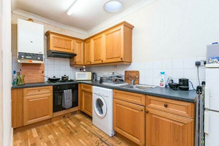 1 Bedroom Flat To Rent In Nayim Place, London, E8