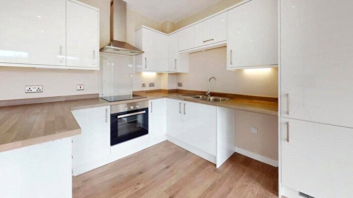 2 Bedroom Apartment To Rent In Lennard Road, Croydon, CR0