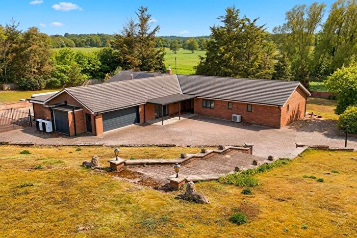 4 Bedroom Detached Bungalow For Sale In Norwich Road, Caistor St. Edmund, Norwich, NR14