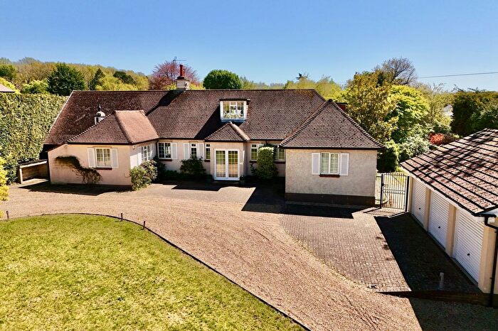 4 Bedroom Detached House For Sale In The Ridgeway, Cranleigh, GU6