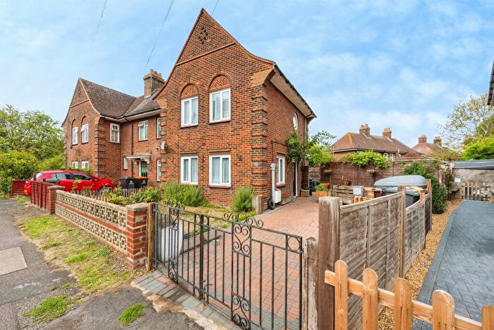 2 Bedroom End Of Terrace House For Sale In North Drive, Shortstown, Bedford, MK42