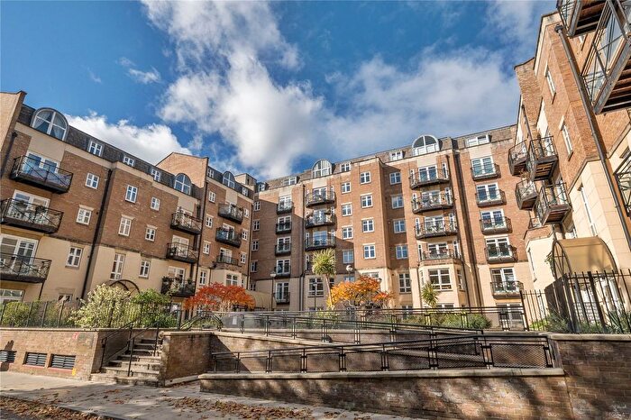 2 Bedroom Flat For Sale In Swan Street, London, SE1