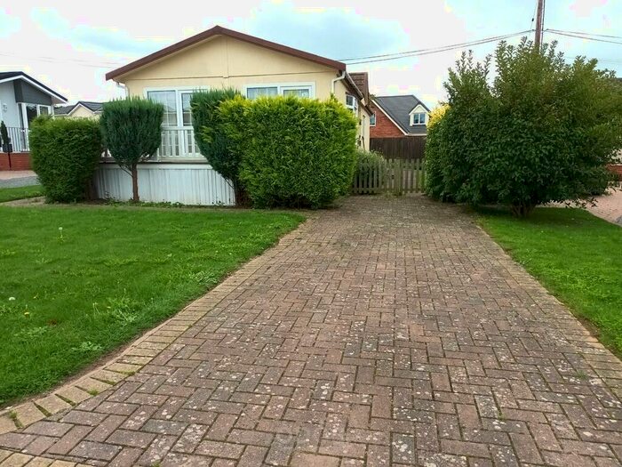 2 Bedroom Park Home For Sale In Cotswold Manor Country Park, Stratford Bridge, Ripple, Tewkesbury, Gloucestershire, GL20