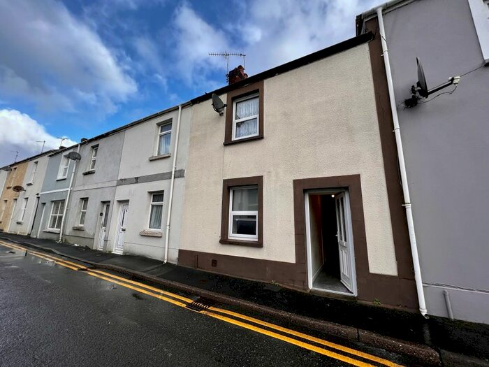2 Bedroom Property To Rent In Little Water Street, Carmarthen, Carmarthenshire, SA31