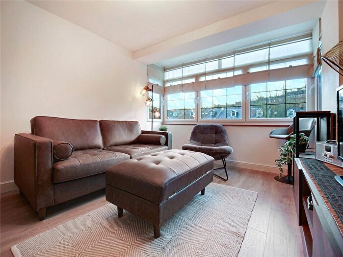 1 Bedroom Flat For Sale In Lethington Avenue, Shawlands, Glasgow City, G41