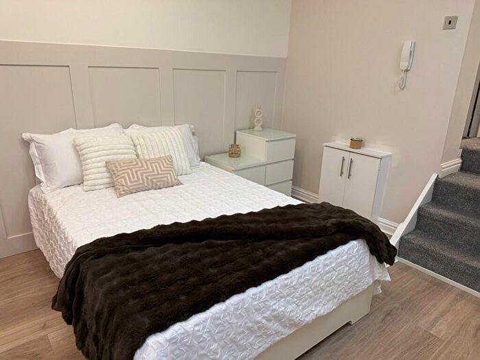 Studio To Rent In Flat, Sandy Grove, Salford, M6