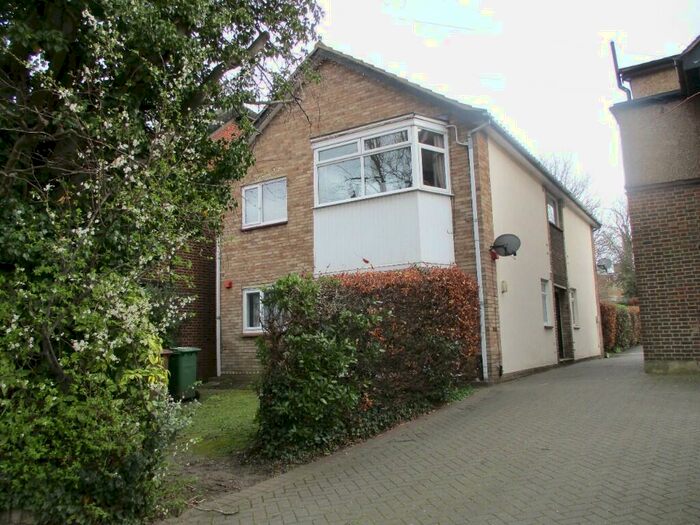 1 Bedroom Flat To Rent In Grosvenor Road, Wallington, Surrey, SM6
