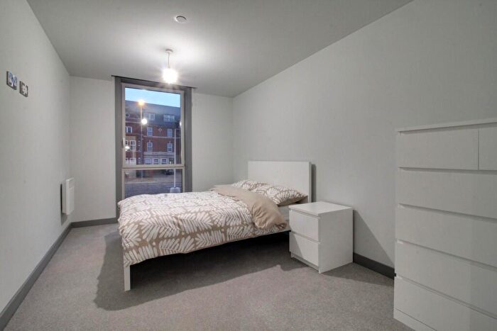 2 Bedroom Apartment To Rent In Jq Rise, Goodman Street, Birmingham City Centre, B1