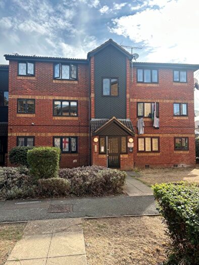 1 Bedroom Studio For Sale In Acworth Close, London, N9