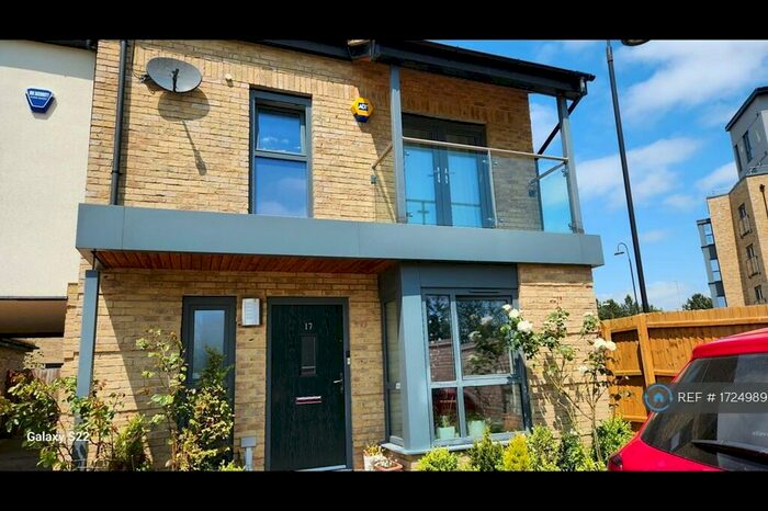 3 Bedroom Detached House To Rent In Capek Road, Oakgrove, Milton Keynes, MK10