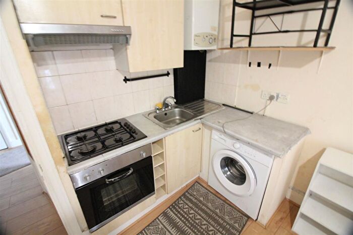 Studio To Rent In Uxbridge Road, Uxbridge, UB10