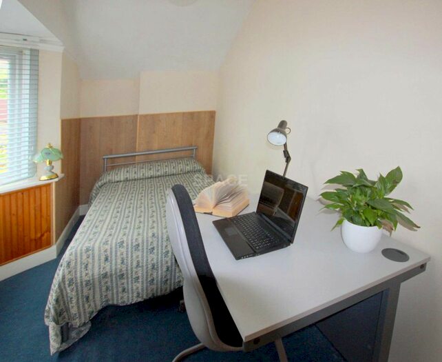 5 Bedroom Semi-Detached House To Rent In Addington Road, Reading RG1