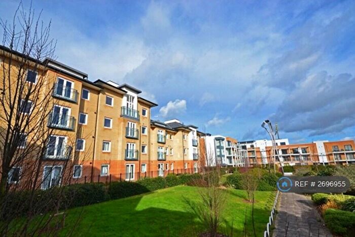 2 Bedroom Flat To Rent In Hampden Gardens, Cambridge, CB1