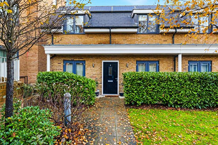 2 Bedroom End Terrace House For Sale In Ref: Sb - Victoria Road, Horley, RH6