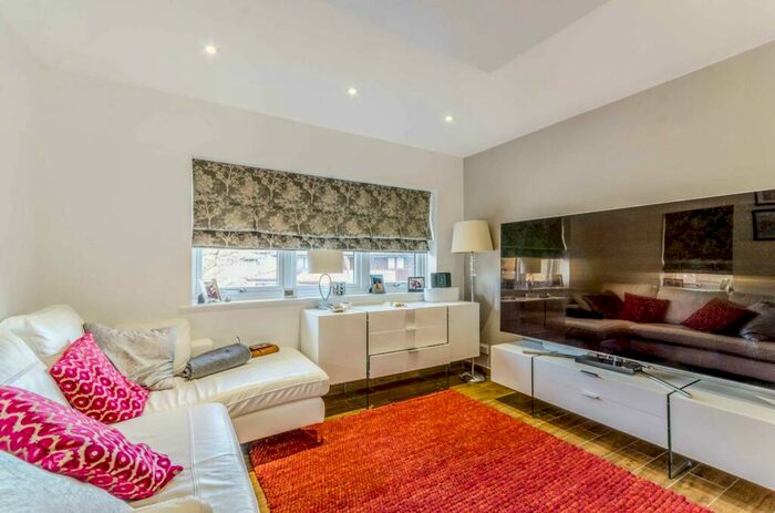 1 Bedroom Flat To Rent In Friars Mead, Canary Wharf, London, E14