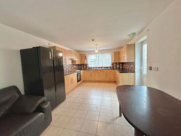 10 Bedroom House To Rent In Llanbleddian Gardens, Cardiff(City), CF24