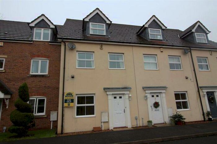 4 Bedroom Town House To Rent In Harewelle Way, Harrold Village, Bedford, MK43