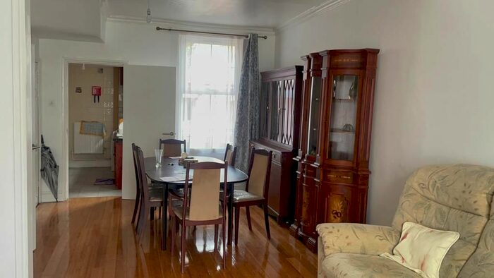 1 Bedroom Flat To Rent In Morley Avenue, London, N22