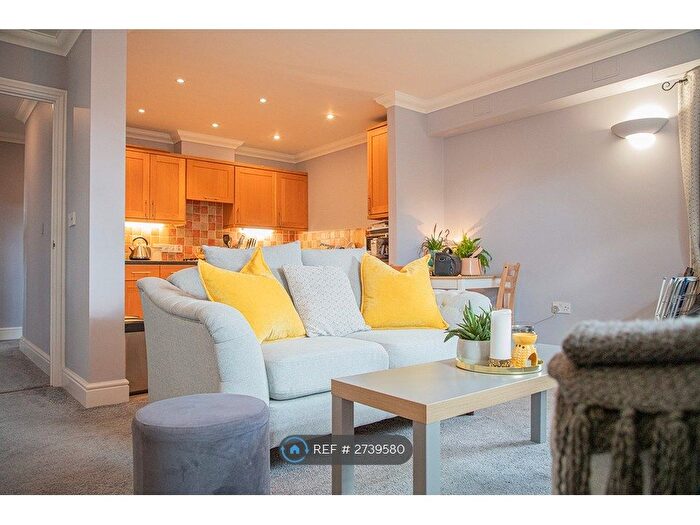 2 Bedroom Flat To Rent In Cobb Close, Bury St. Edmunds, IP32