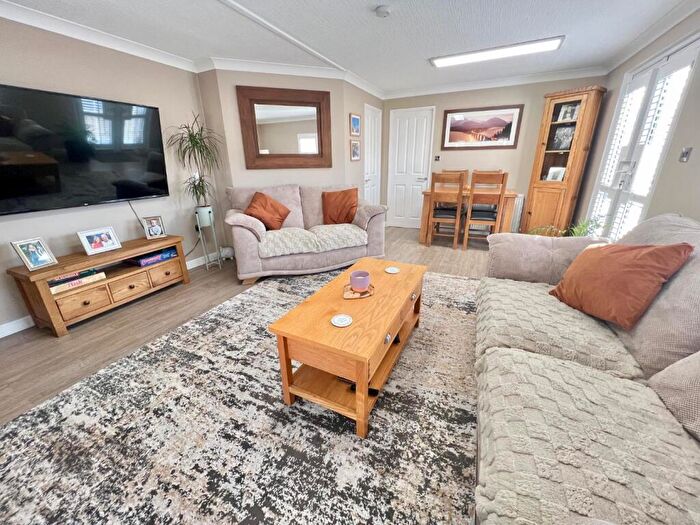 2 Bedroom Detached Bungalow For Sale In Durham Residential Park, Gilesgate, Durham, DH1