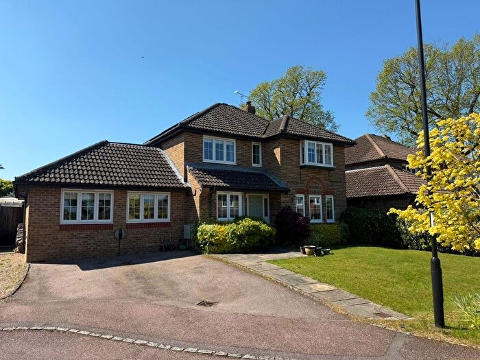 4 Bedroom Detached House For Sale In Colchins, Burgess Hill, RH15