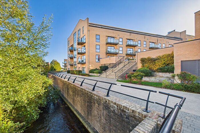 2 Bedroom Flat For Sale In The Embankment, Hemel Hempstead, HP3