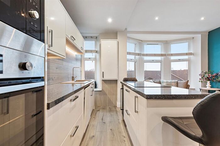 1 Bedroom Flat For Sale In Dumbarton Road, Clydebank, G81