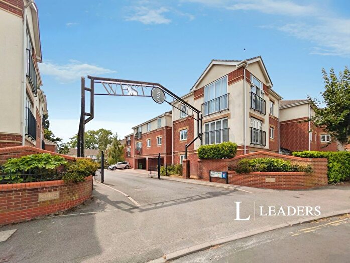 2 Bedroom Flat For Sale In Langstaff Way, Southampton, Hampshire, SO18