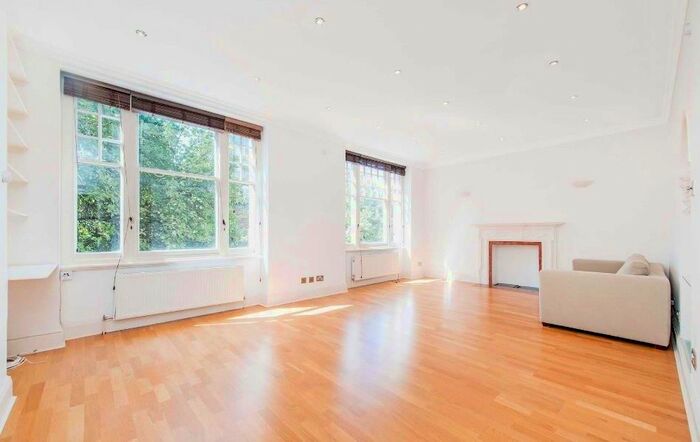 2 Bedroom Flat To Rent In Bloomfield Court, Little Venice, London, W9