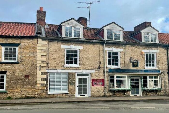 2 Bedroom Flat To Rent In Chestnut Avenue, Pickering, YO18