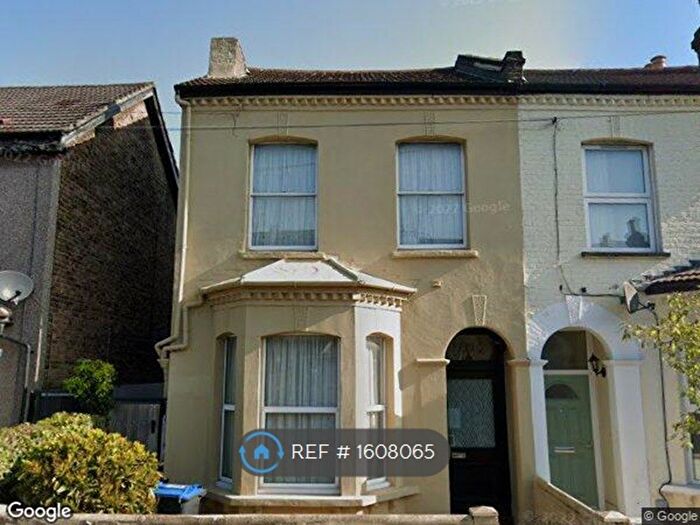 2 Bedroom Flat To Rent In Arundel Road, Croydon, CR0