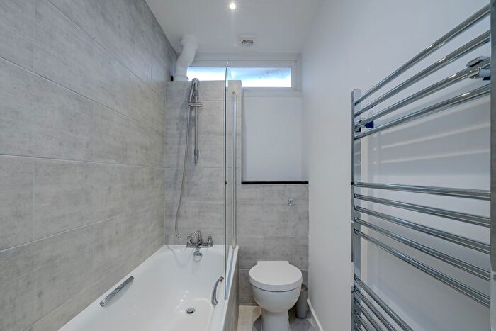 1 Bedroom Bungalow For Sale In Delawyk Crescent, London, SE24