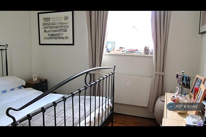 2 Bedroom Flat To Rent In Broadway Court, London, N8