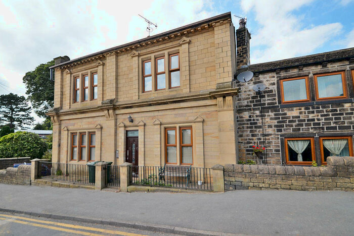 2 Bedroom Flat To Rent In Keighley Road, Lidget, Oakworth, BD22