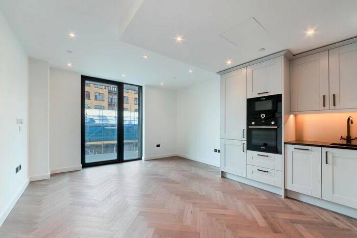 2 Bedroom Flat To Rent In Merino Wharf, London Dock, London, E1W